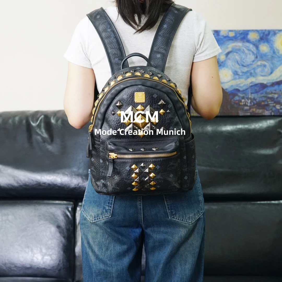 95新 MCM 黑色双肩包/FYEE04617021/7021