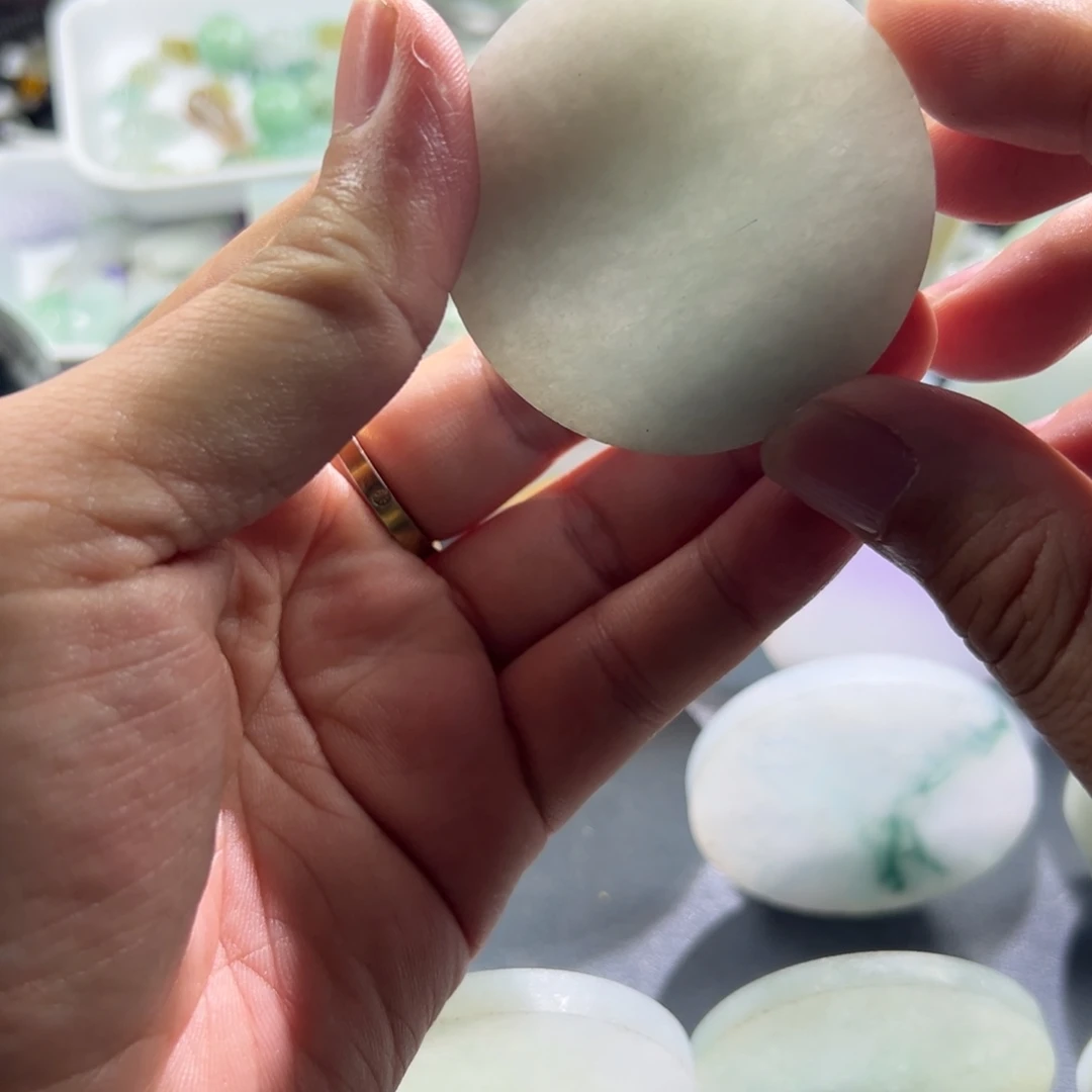 x***虫定制翡翠未镶嵌翡翠手镯心