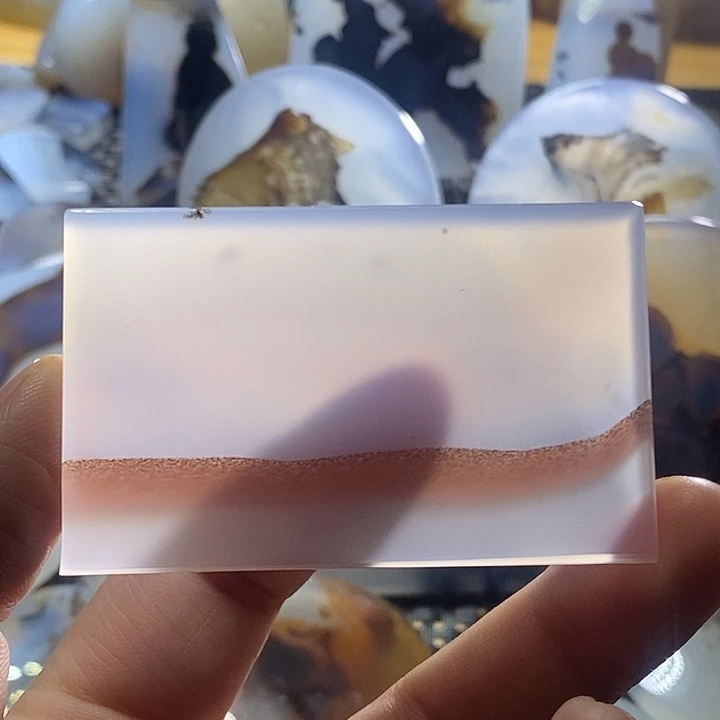 未镶嵌颈饰玛瑙/玉髓赵**.