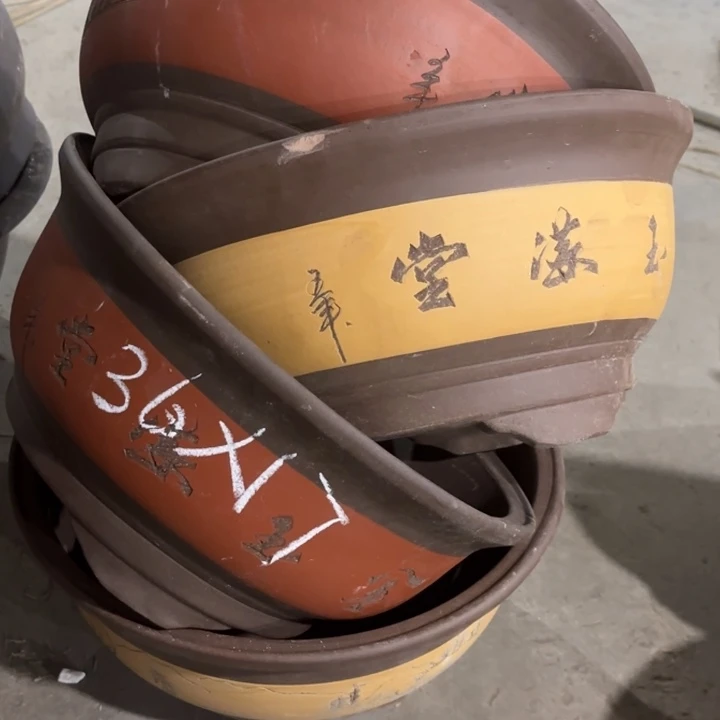 紫砂花盆110-4。