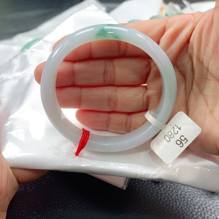 翡翠手镯未镶嵌56575657