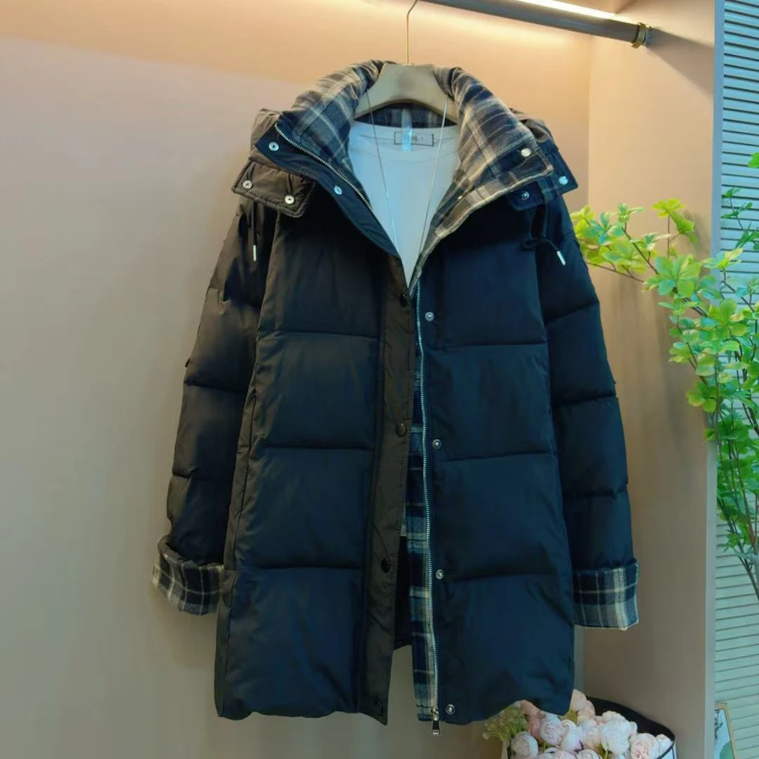 秋冬季时尚新款格纹拼接长款连帽加棉棉服（长83左右）