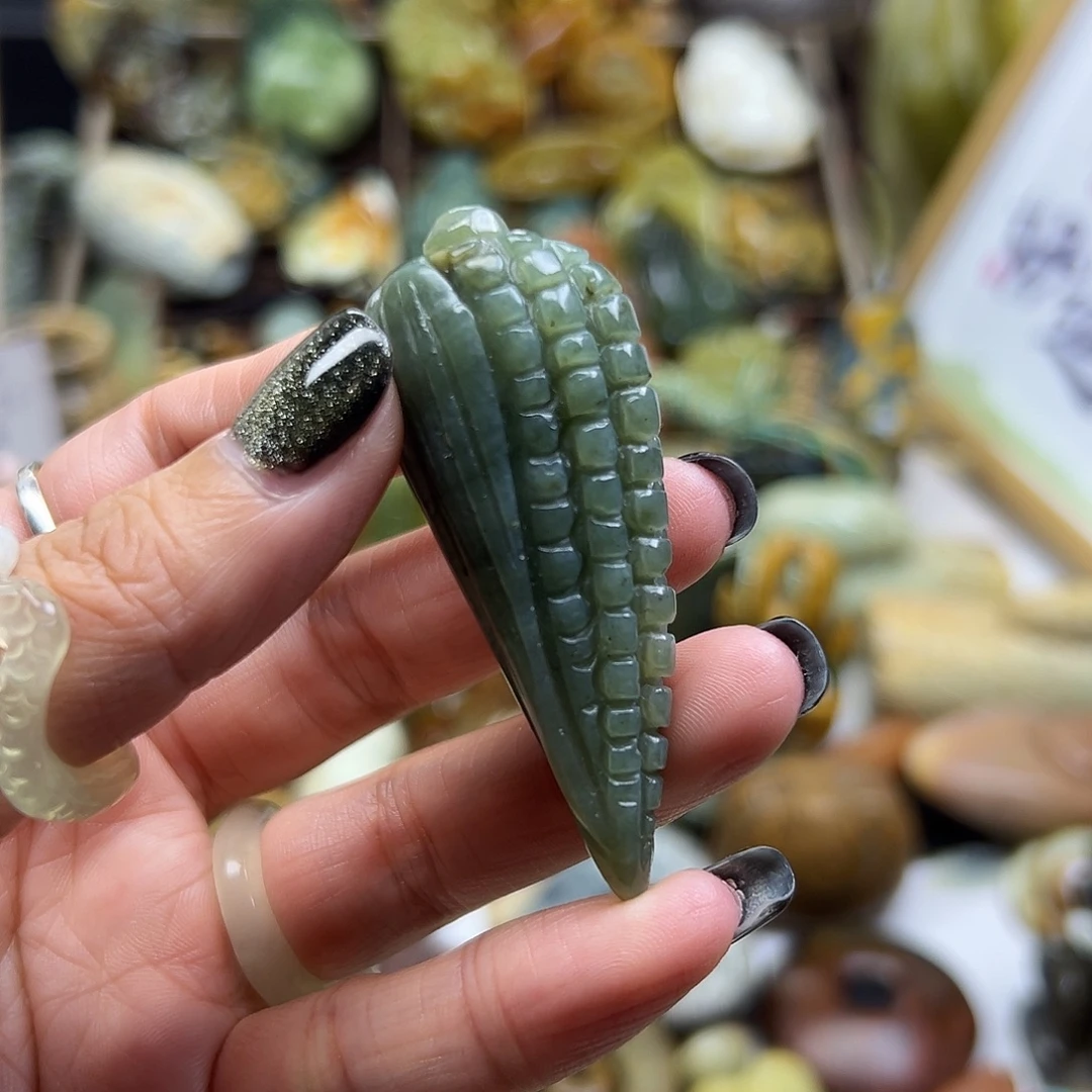 颈饰未镶嵌岫岩河磨玉（透闪石质玉）河磨玉玉米