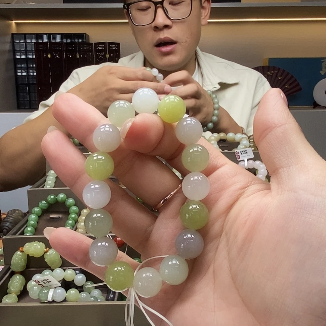 和田玉未镶嵌手串12mm多宝