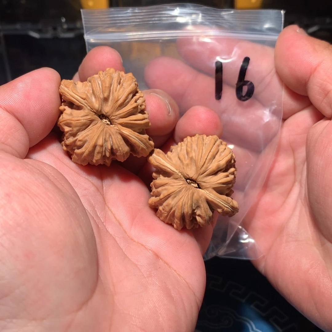 文玩核桃吊坠四座楼 16