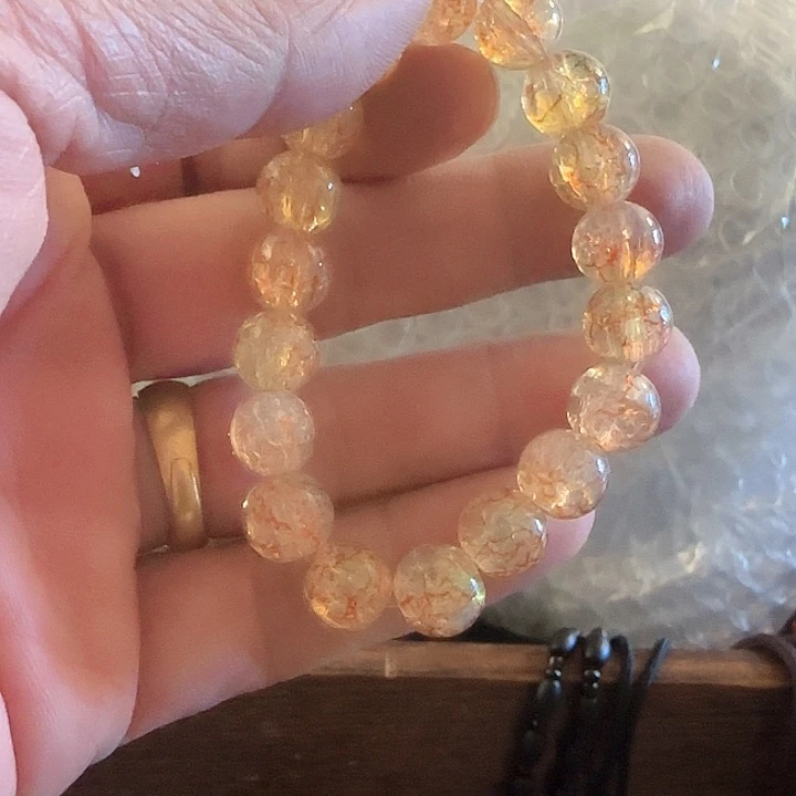石英质玉颈饰合金