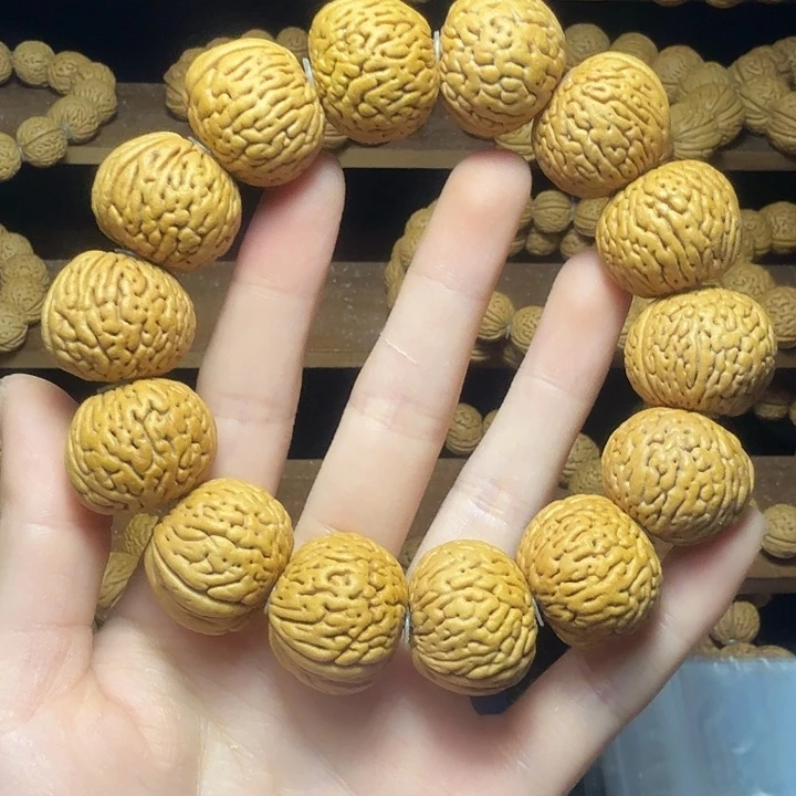 是***我桃核吊坠白月光串