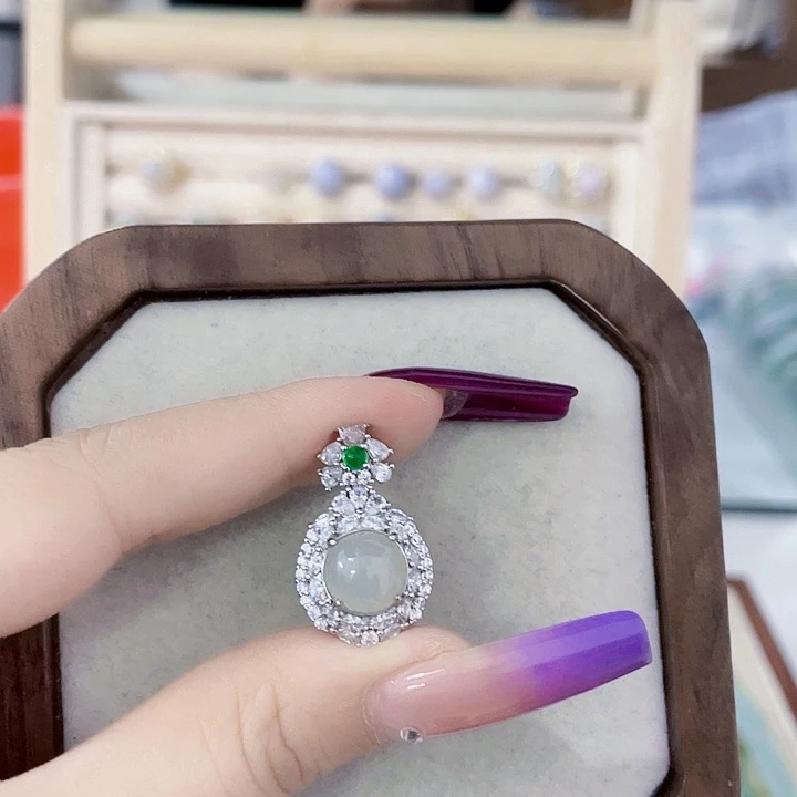 翡翠未镶嵌颈饰天然翡翠Ａ货