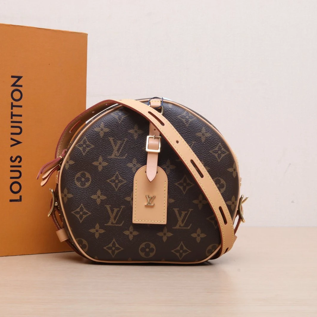 99新 LouisVuitton/路易威登 【娇】软圆饼斜挎包 芯片 P225276330