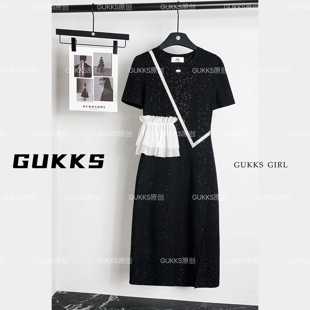 GUKKS/极简风黑色半身裙春季新款百搭休闲简约显瘦高腰GK599