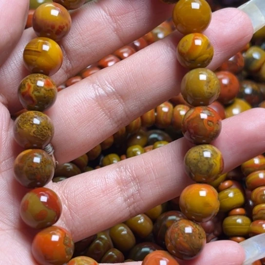 诸***。未镶嵌手串玛瑙/玉髓