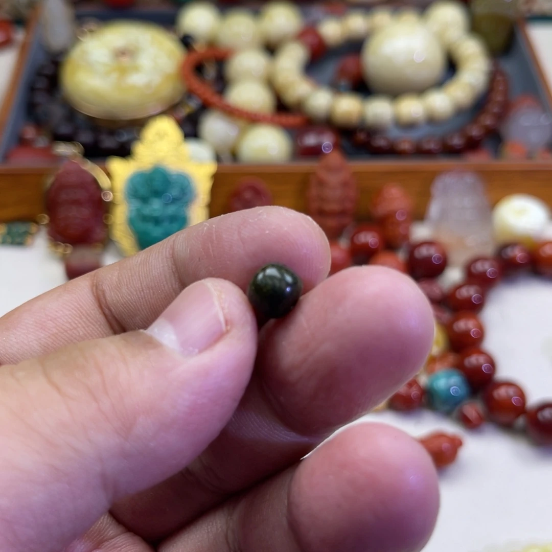 琥珀未镶嵌珠宝奇石27