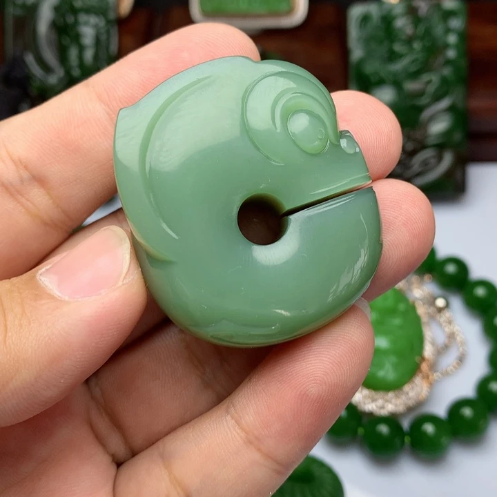 颈饰未镶嵌和田玉