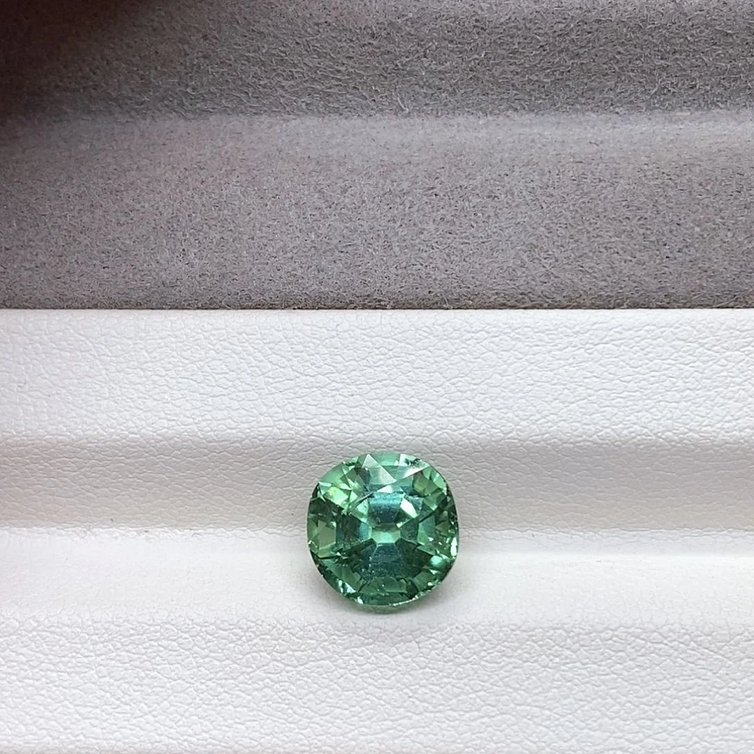 未镶嵌裸石碧玺4.62克拉天然薄荷绿碧玺
