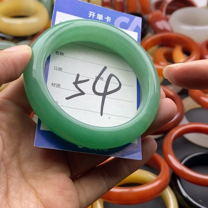 未镶嵌手镯石英质玉