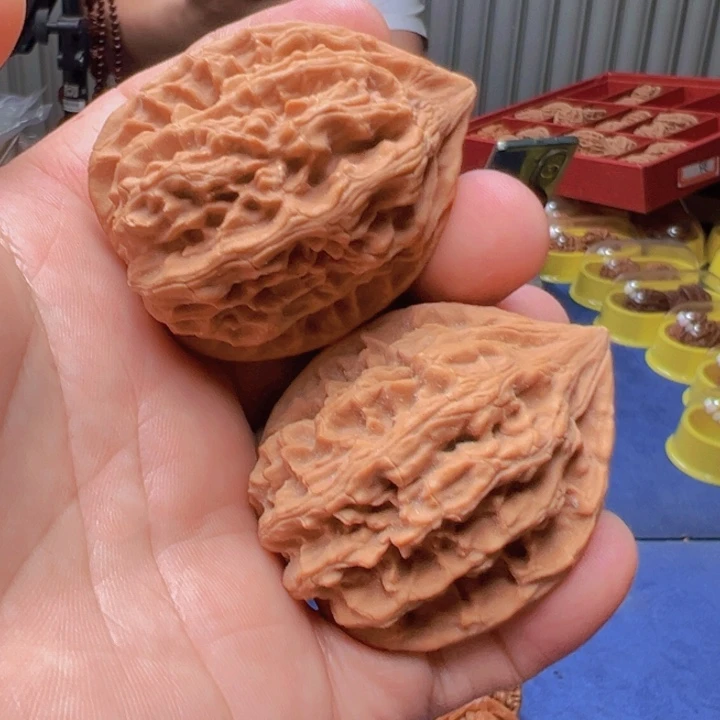 文玩核桃把件少***糖全品鸡心