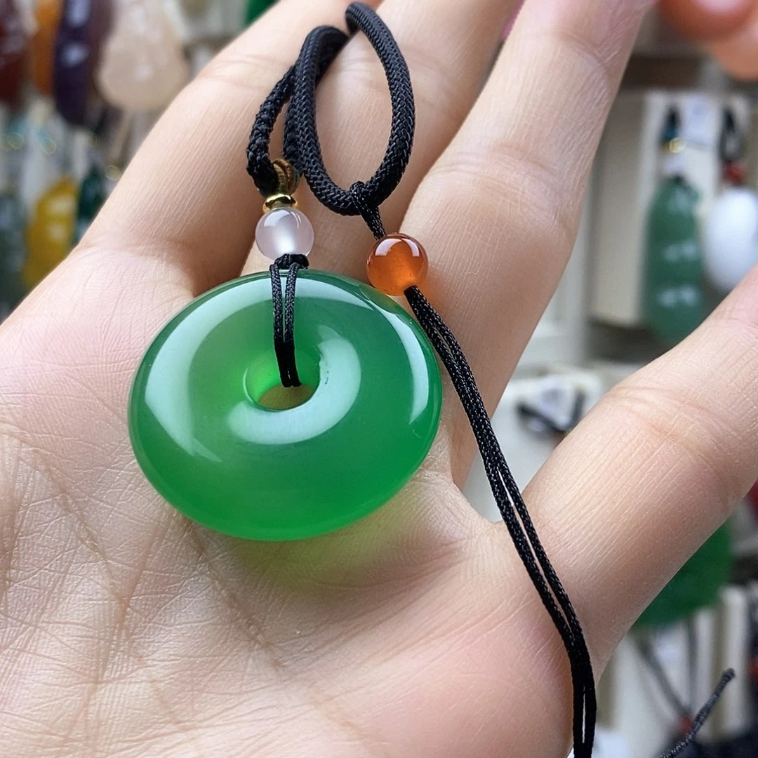 ****࿐石英质玉未镶嵌颈饰