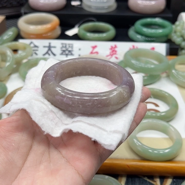 石英质玉手镯未镶嵌寒**梅
