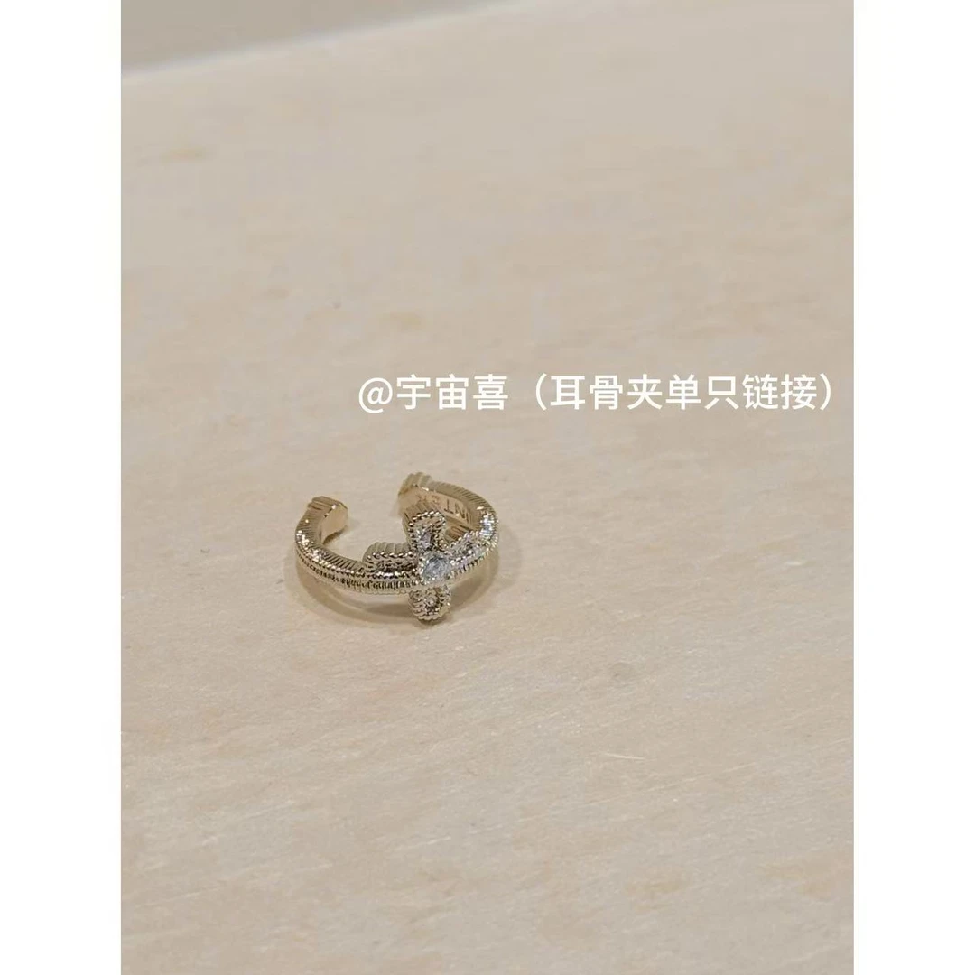 铜合金合成锆石耳饰 I3-266[浅金色錾刻十字架耳骨夹（单只售卖）]