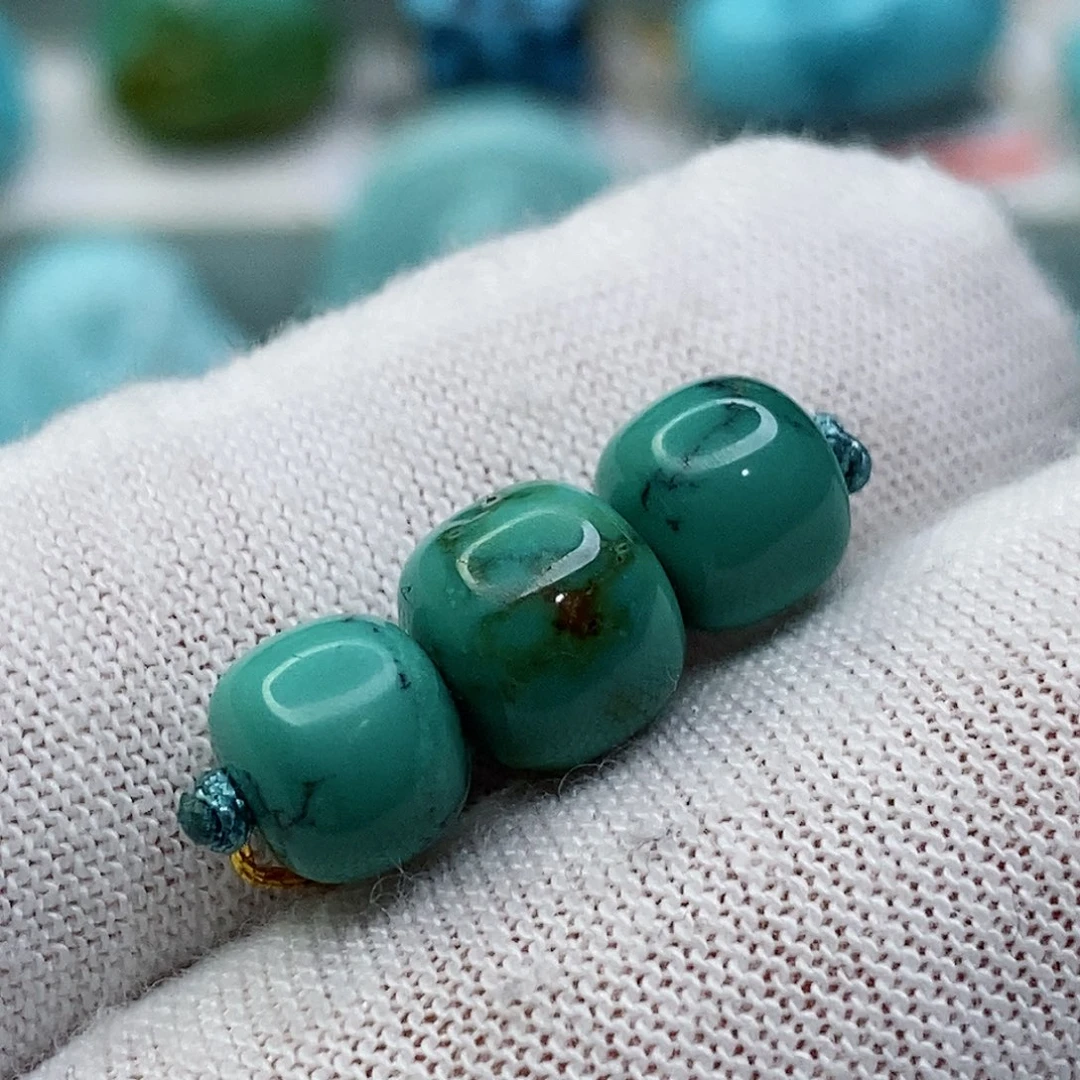 绿松石颈饰未镶嵌