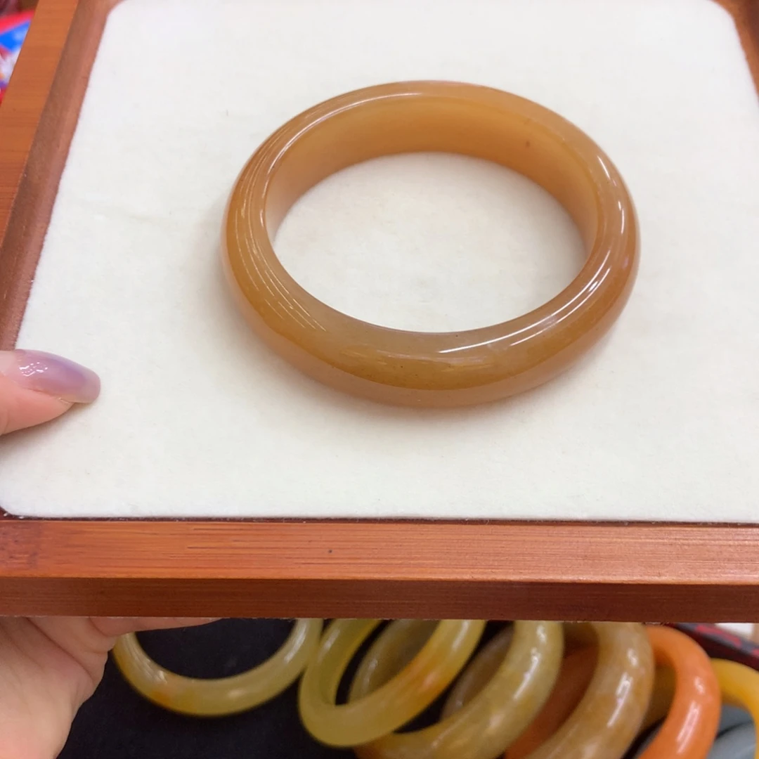 石英质玉未镶嵌手镯