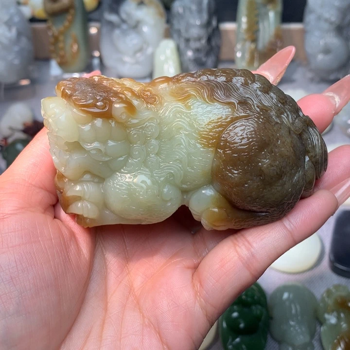 和田玉挂件未镶嵌?**帅