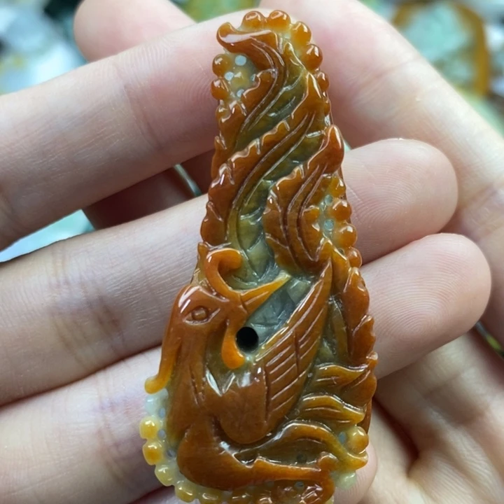 翡翠未镶嵌颈饰天***遥