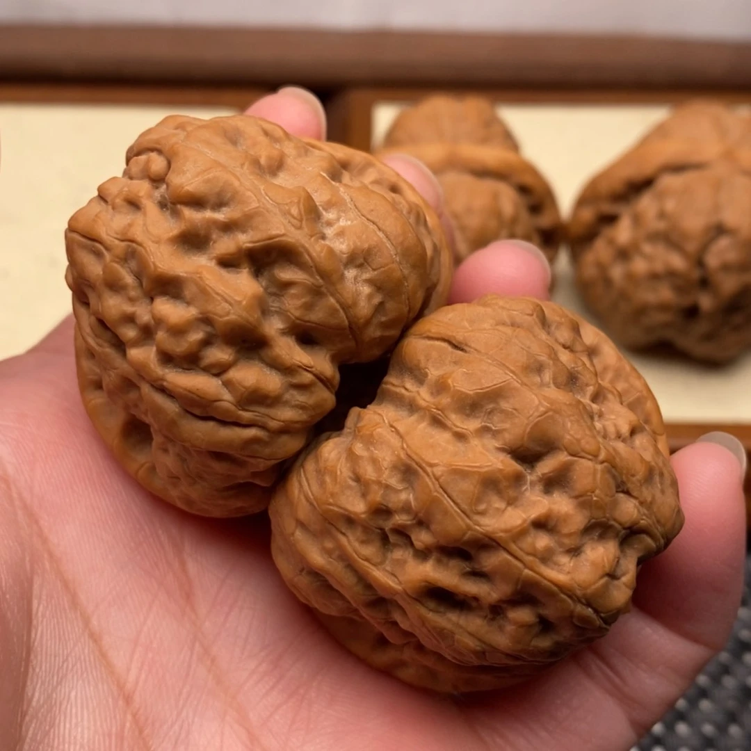 【闪购商品】把件文玩核桃边43左右