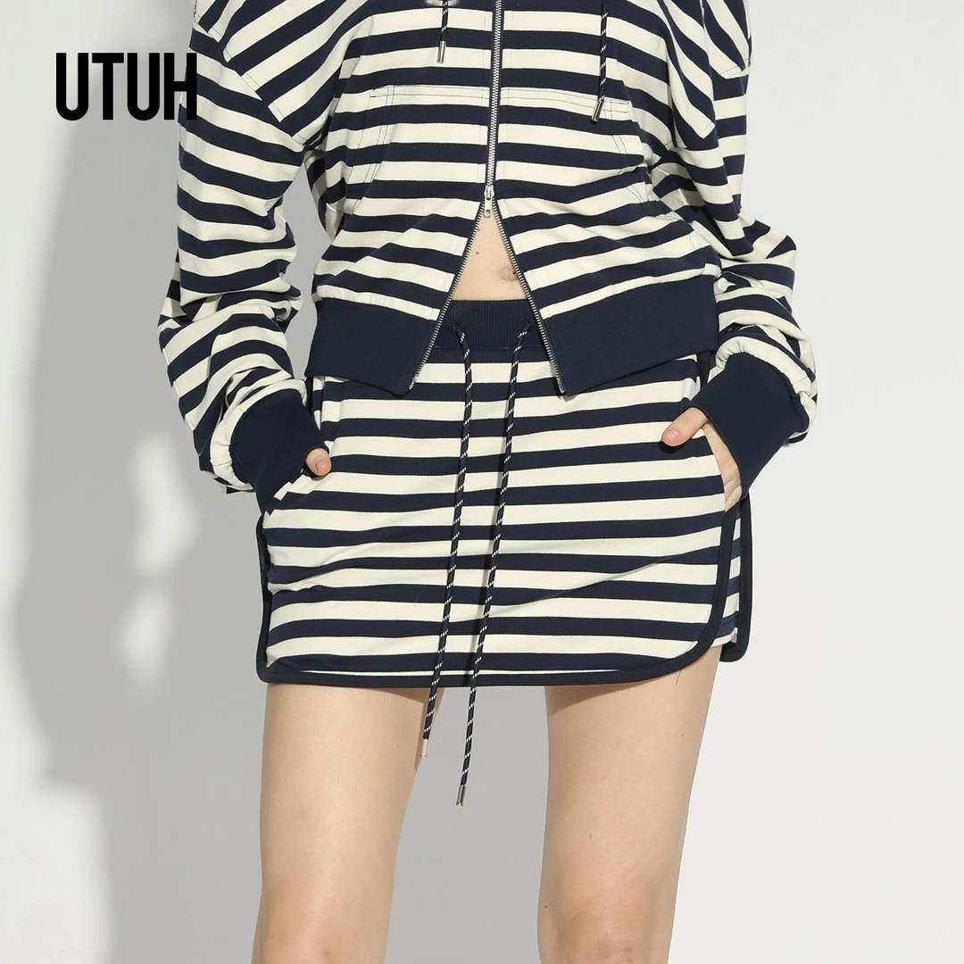 UTUH蓝白条纹松紧直筒A字包臀运动半裙经典百搭25新款 TDWWA1D284