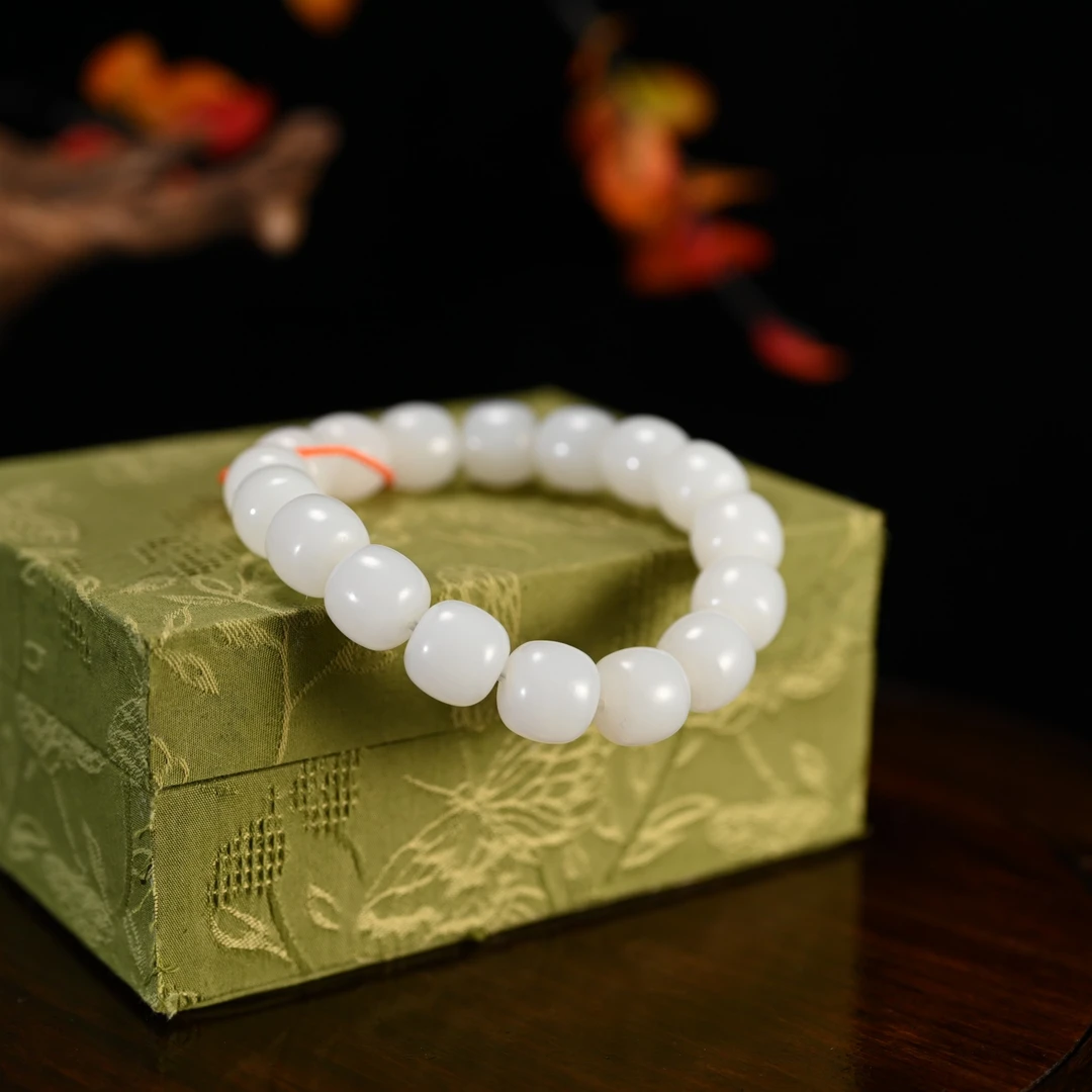 Lot8827 25YU108466和田玉白玉手串/匡时