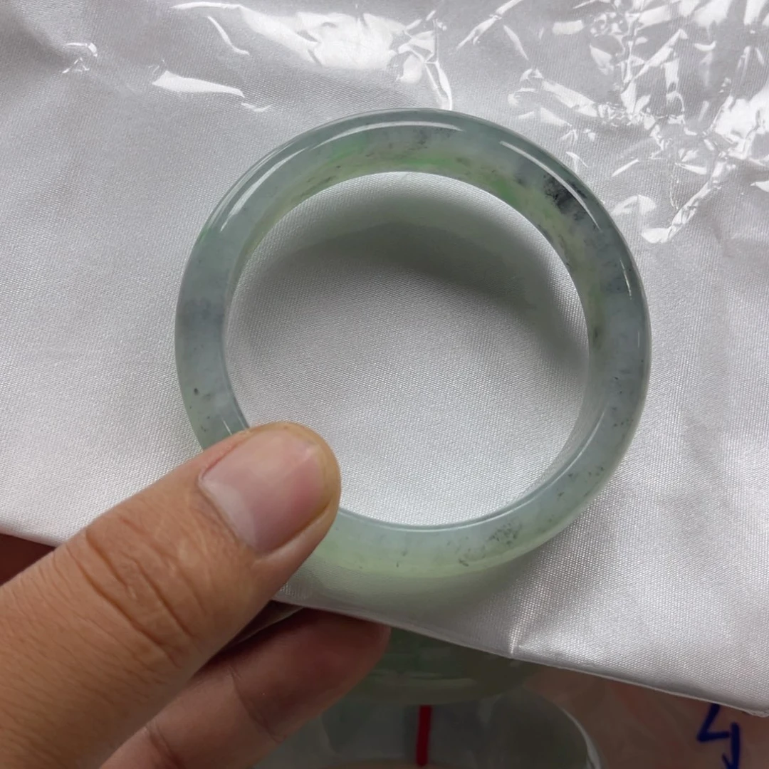 翡翠手镯（开口镯）未镶嵌