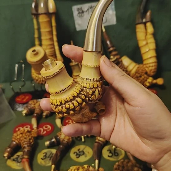 向***赚贵州特色竹根烟斗工艺品手把件