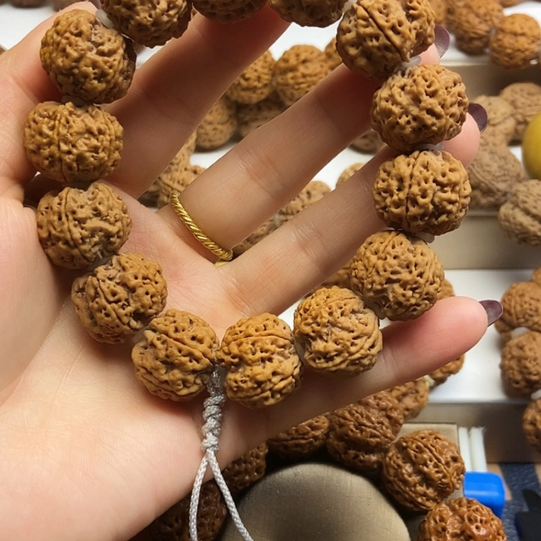 金刚菩提吊坠深沟梅花