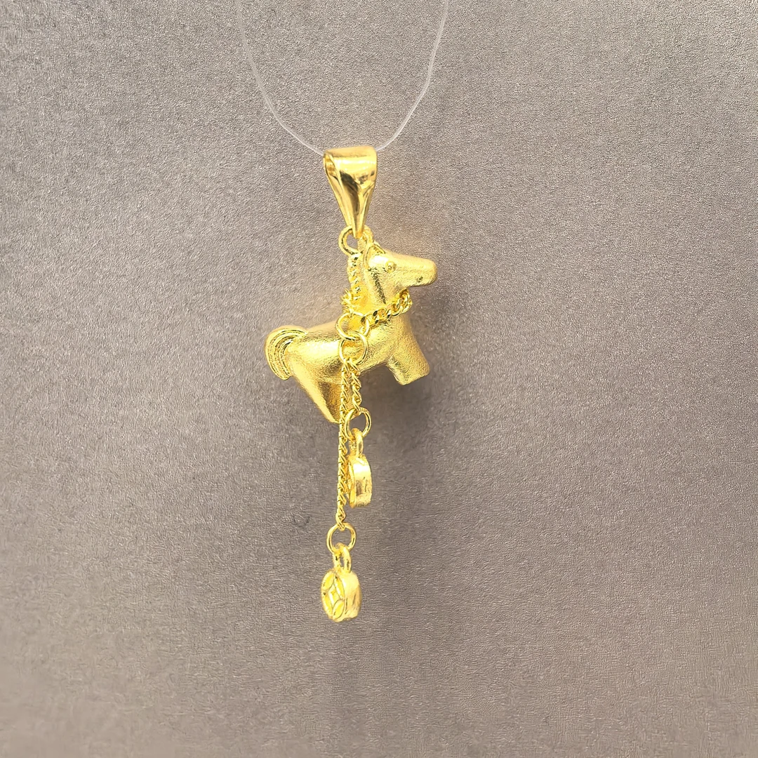 周大生足金吊坠马上有钱女神礼物