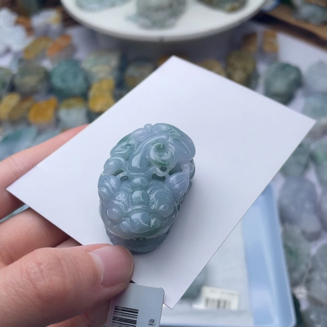 翡翠颈饰未镶嵌貔貅