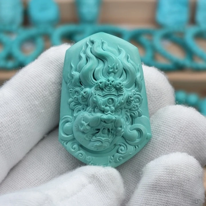 绿松石未镶嵌珠宝奇石