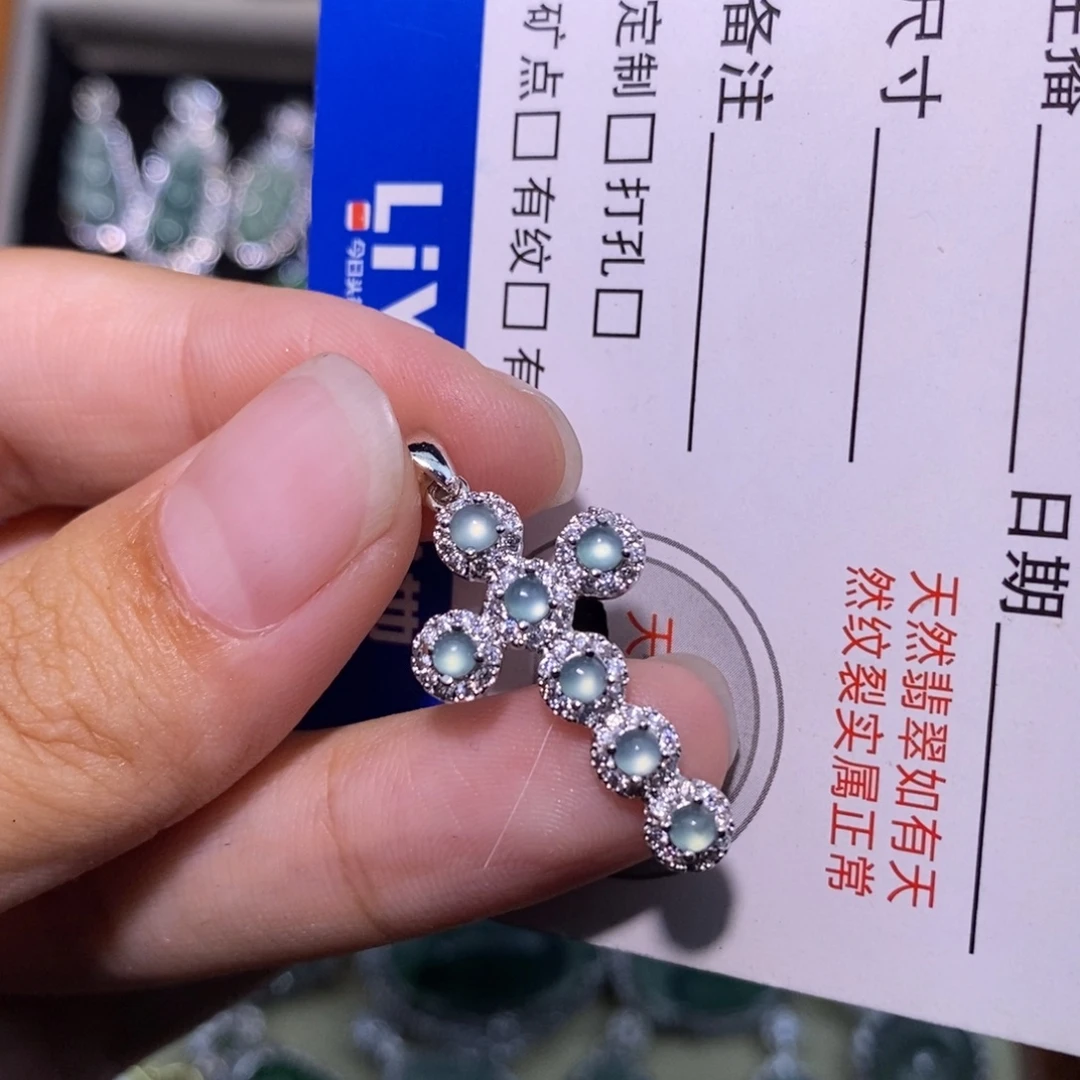 颈饰未镶嵌翡翠天然