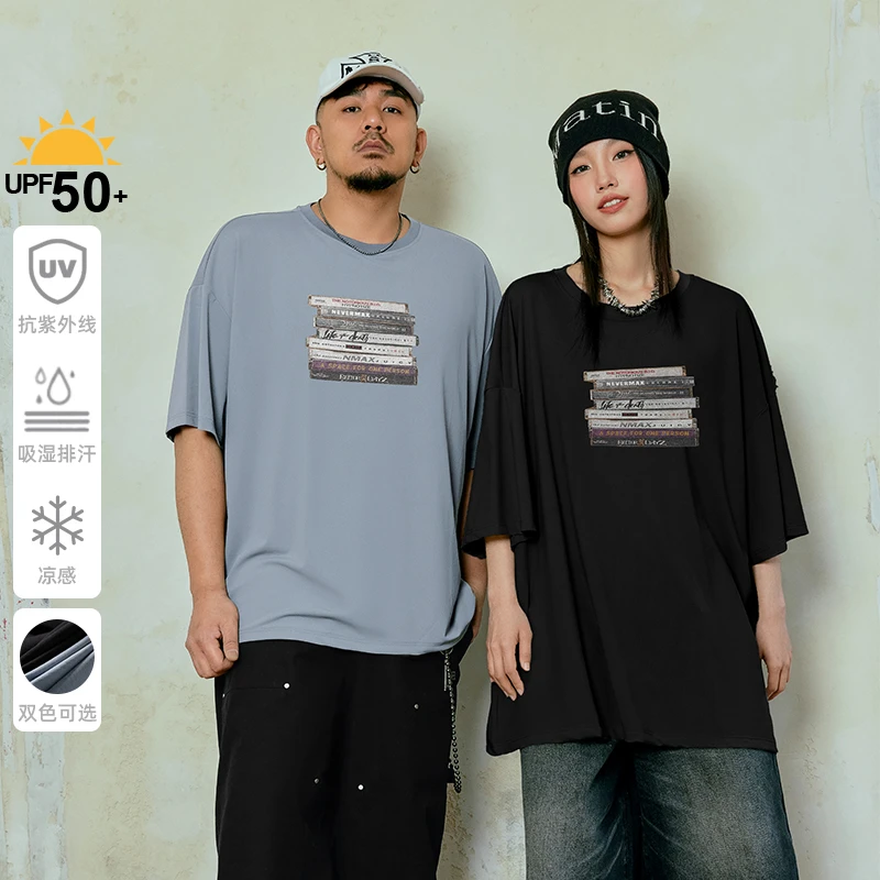 NMAX大码潮牌男装25年夏UPF50+潮流书籍图案印花短袖T恤FNT125