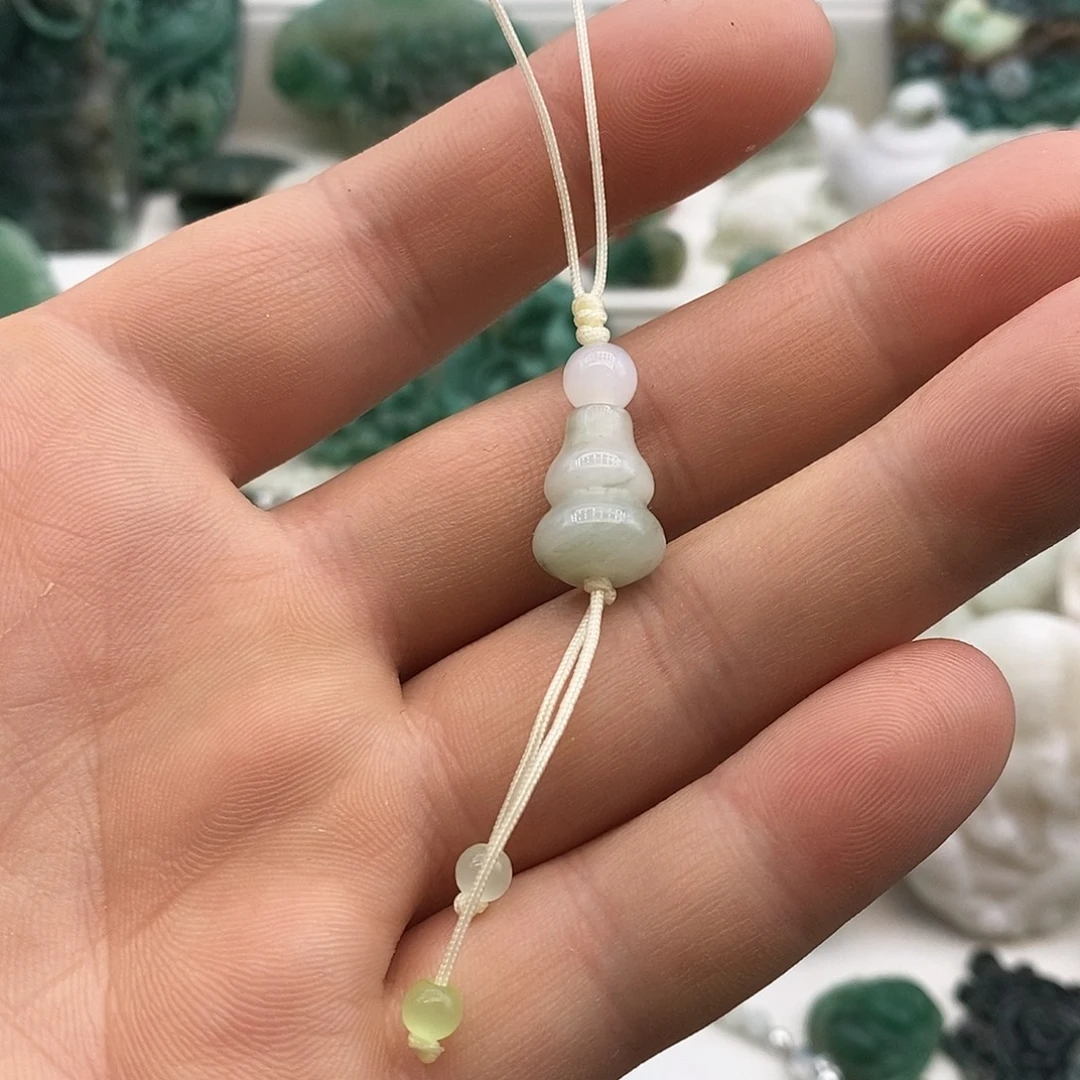 独山玉未镶嵌颈饰