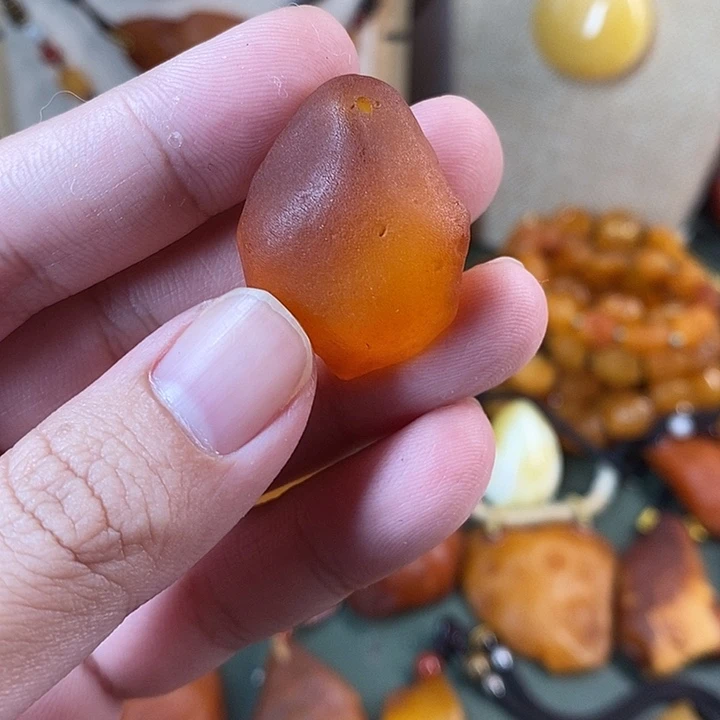 琥珀未镶嵌珠宝奇石