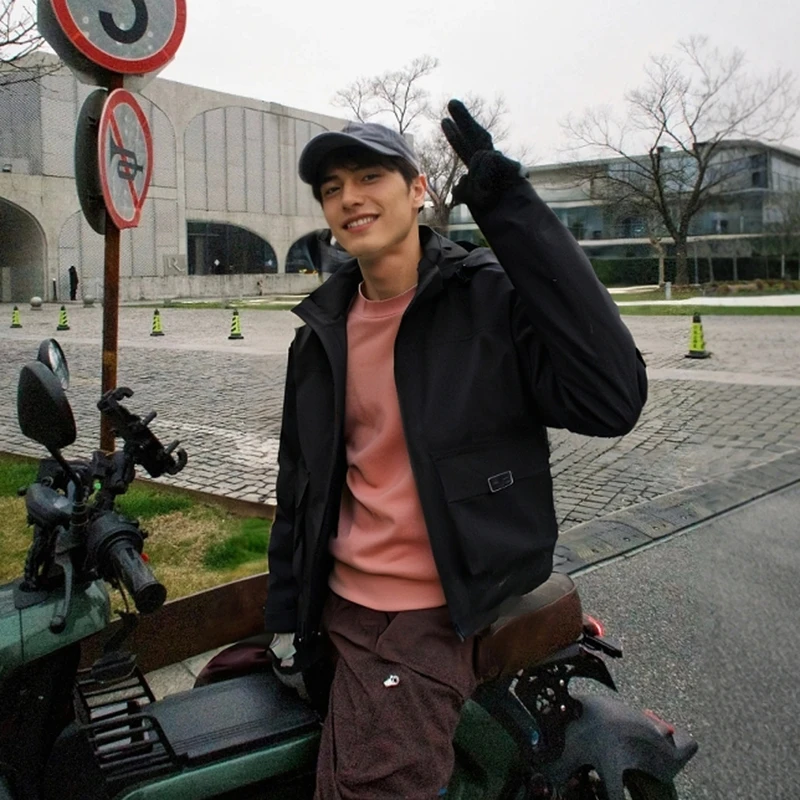 痞帅高级感轻奢高级防风防水冲锋衣夹克冬季户外时尚休闲单外套春