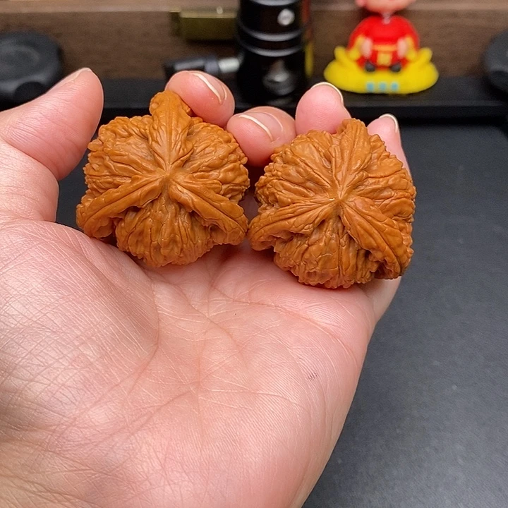 星****把件文玩核桃白奔