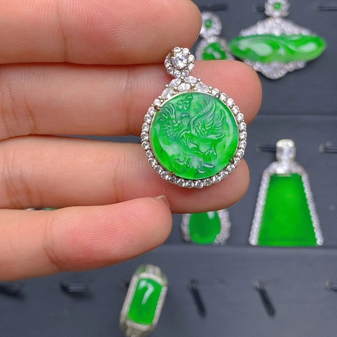 吊坠(赠链)银S925镶嵌翡翠吊坠