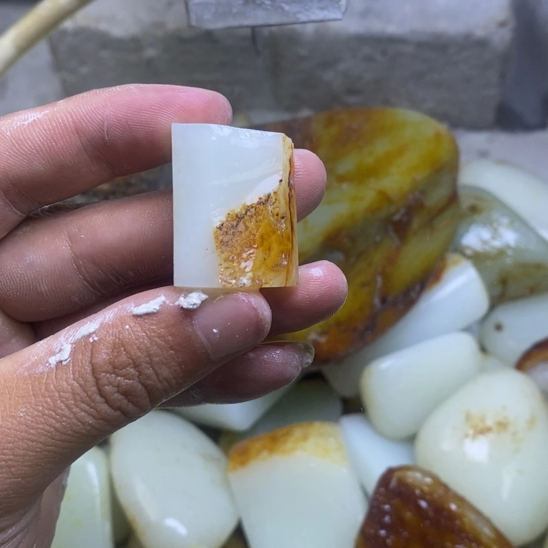 天***。定制未镶嵌定制和田玉