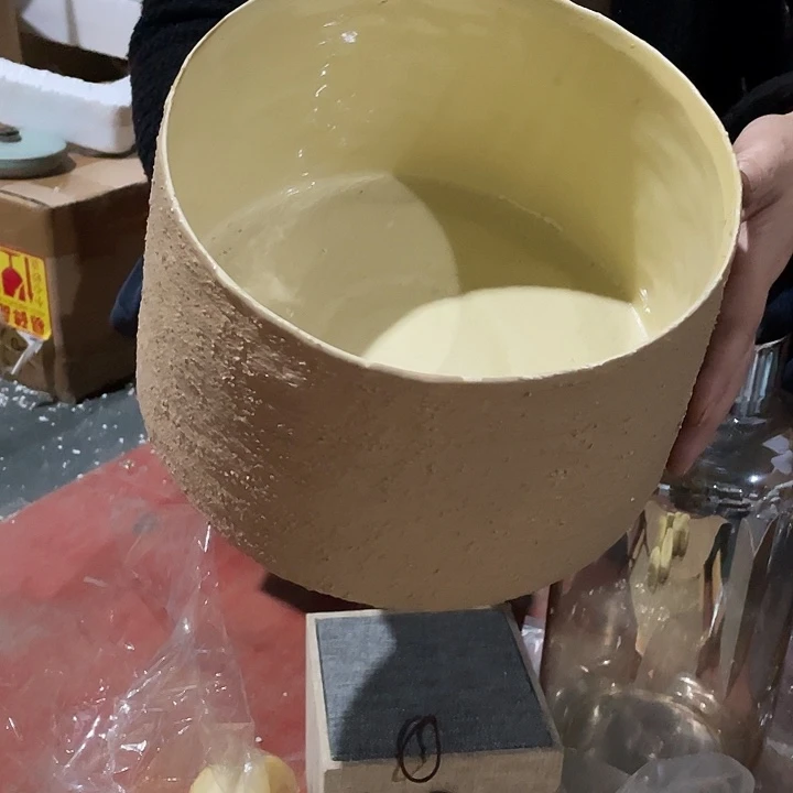 陶瓷花瓶，茶杯茶具。