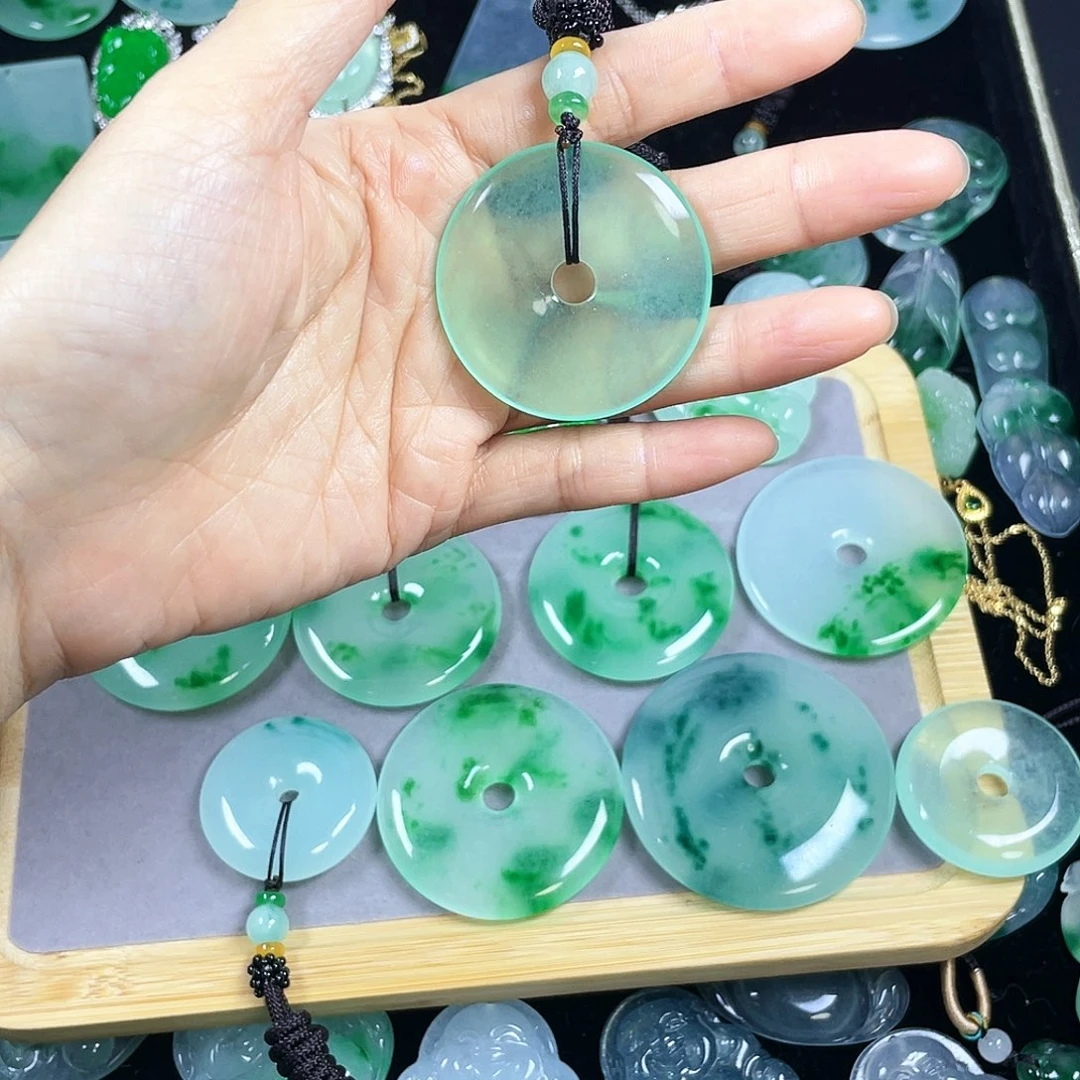 伴***尘翡翠未镶嵌颈饰吊坠