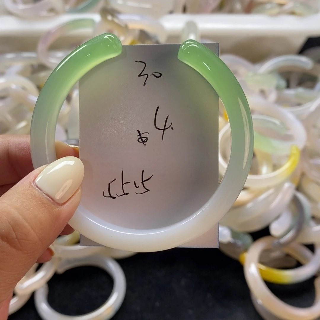 手镯玛瑙/玉髓未镶嵌30