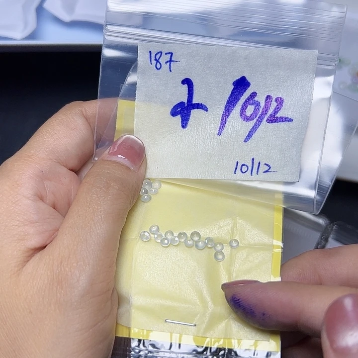 未镶嵌定制翡翠小**乖不