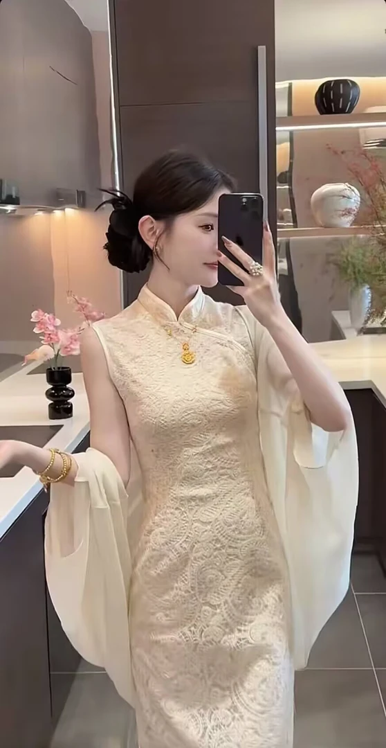 【白莲】2025新款新中式复古蕾丝立领修身旗袍预