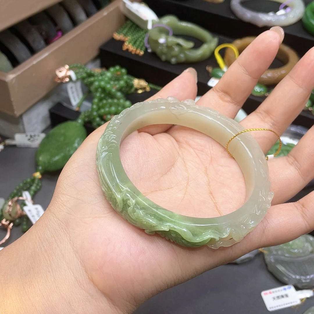 和田玉手镯65圈口18未镶嵌